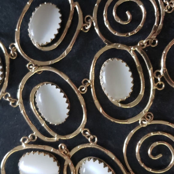 BCBG necklace Brand new, never worn - Picture 9 of 9